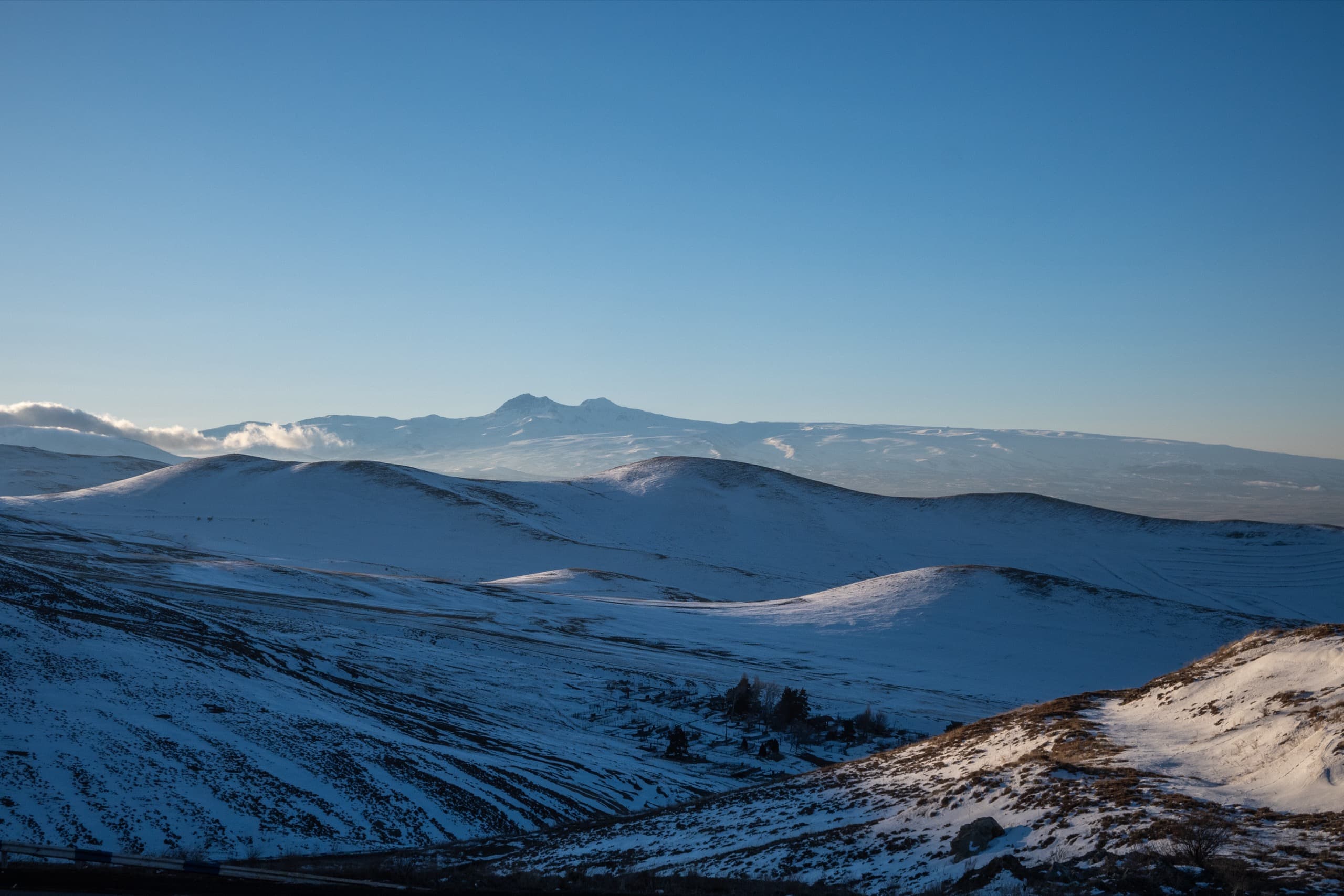Утренний вид со склонов горы Каранк