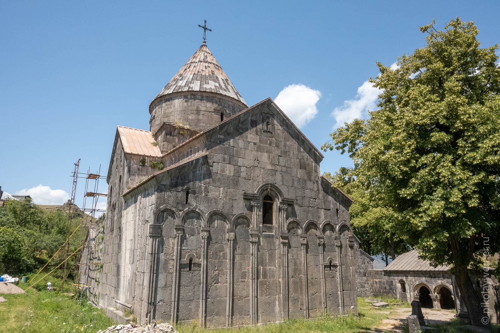 Церковь Всеспасителя в монастыре Санаин