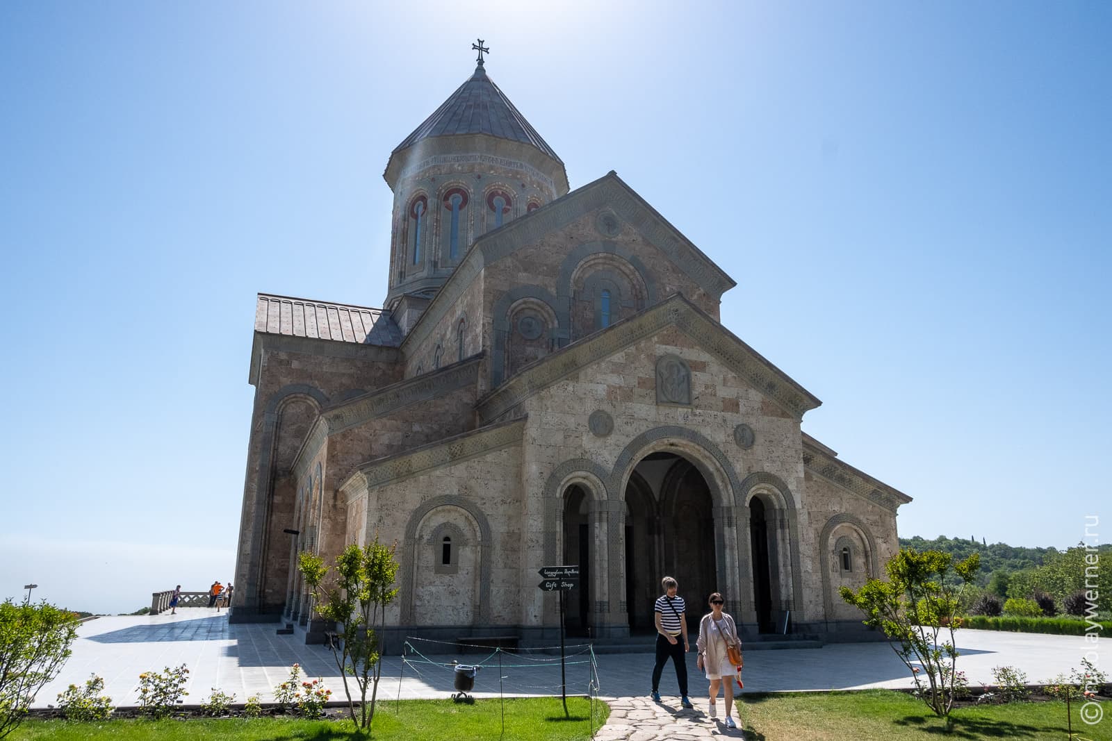 Церковь Нины Равноапостольной на территории монастыря святой Нины