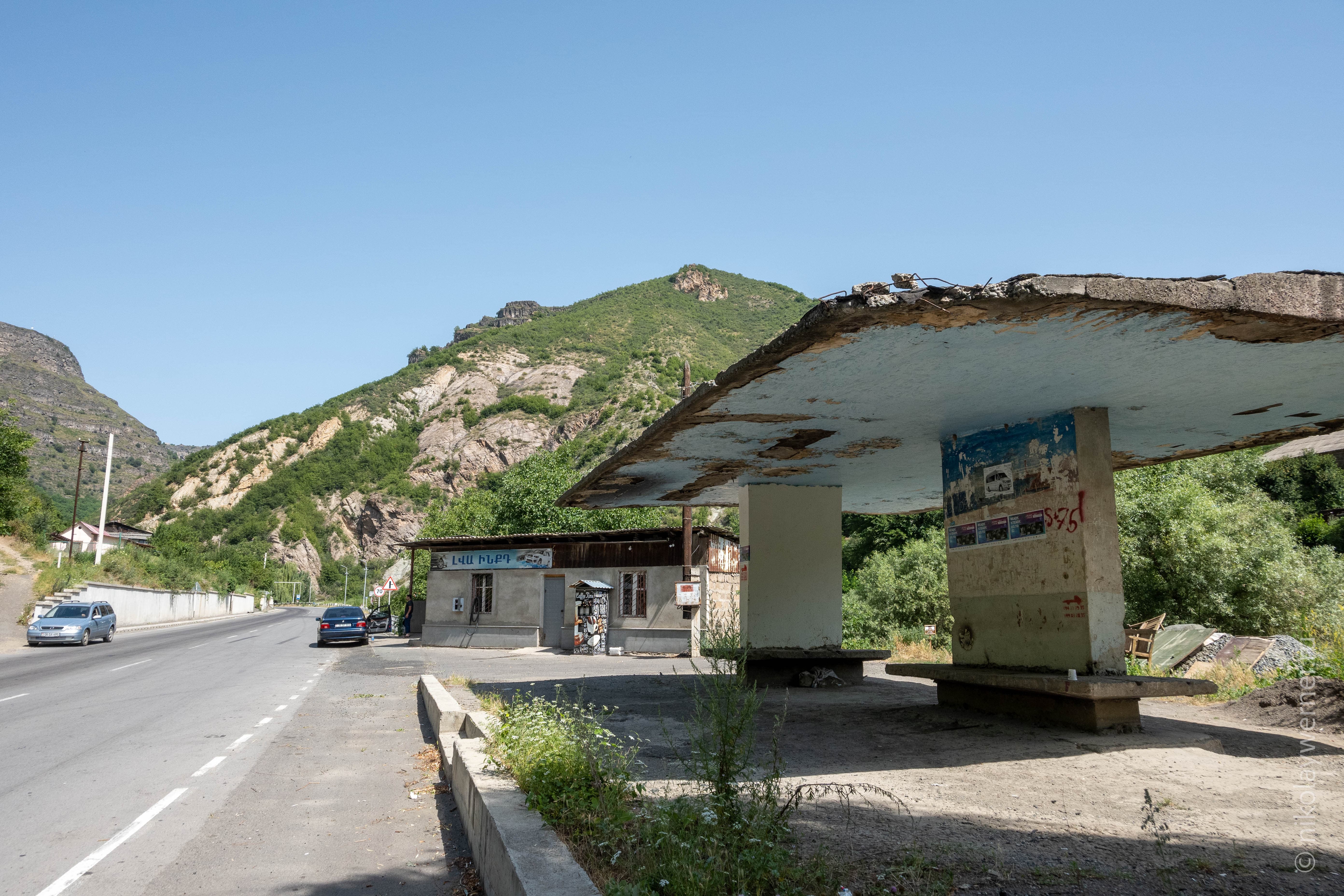 Старая остановка на трассе Ванадзор — Алаверди