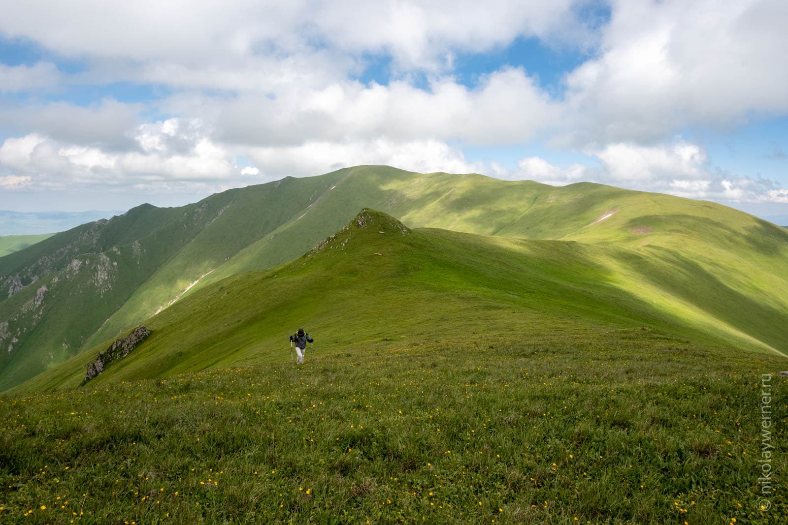 Панорама гребня Базумского хребта