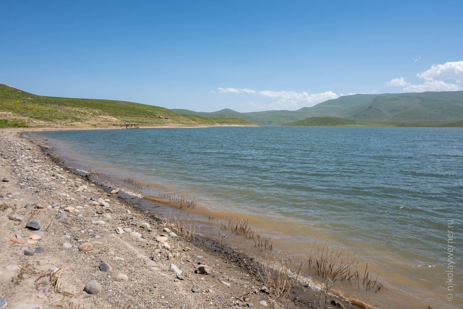 На берегу Спандарянского водохранилища