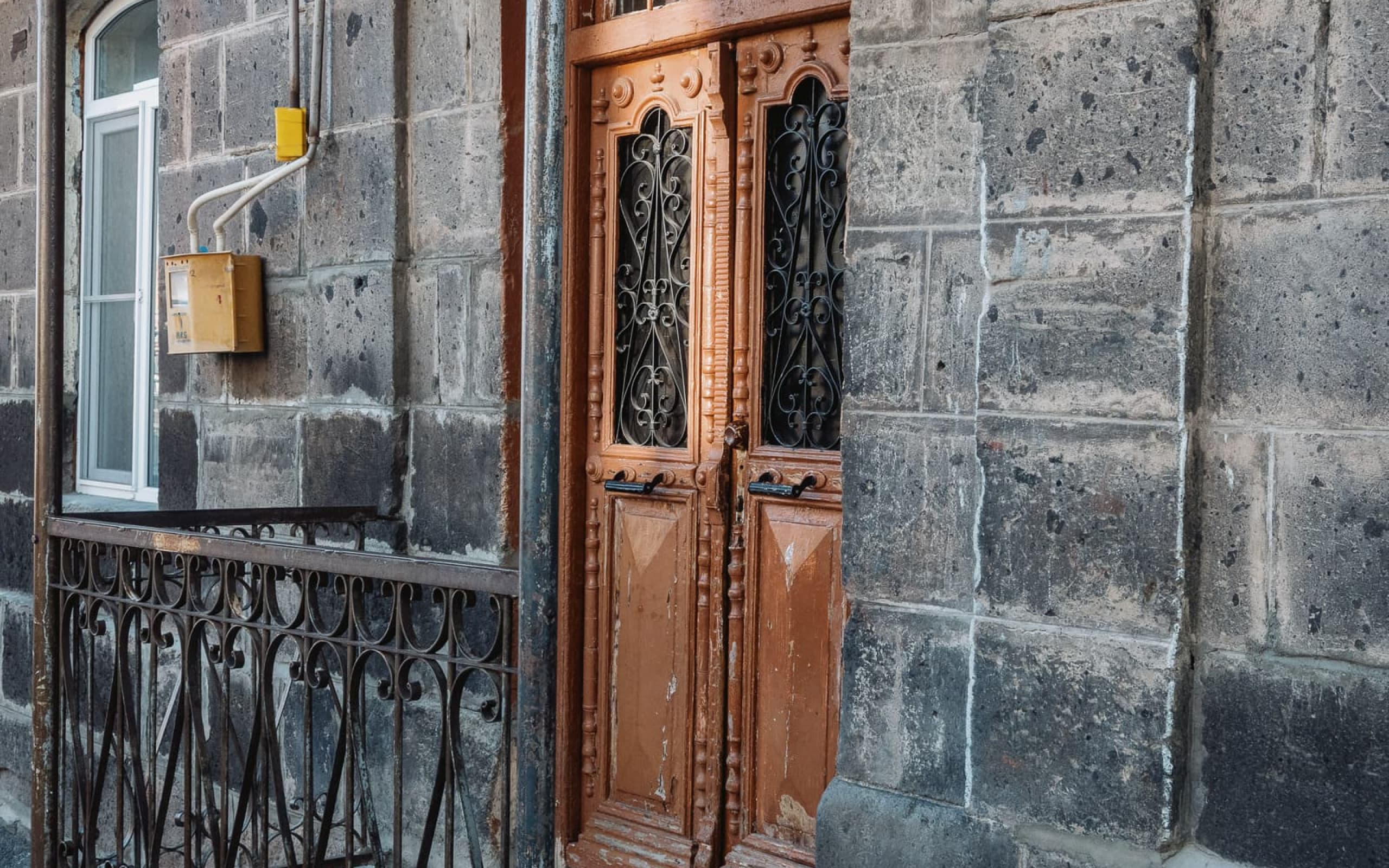 Старые двери города Гюмри